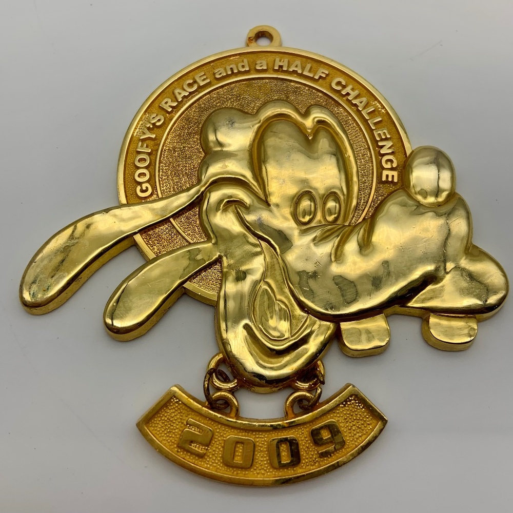 Disney Goofy's Race and a Half Challenge 2009 Gold Tone Collectible Goofy Medal